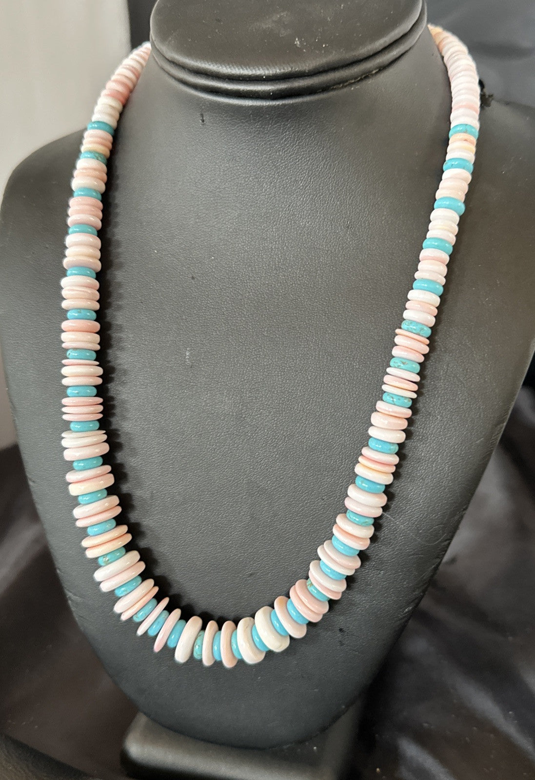 Pink Queen Conch Turquoise Graduated Navajo Sterling Silver Necklace 18944