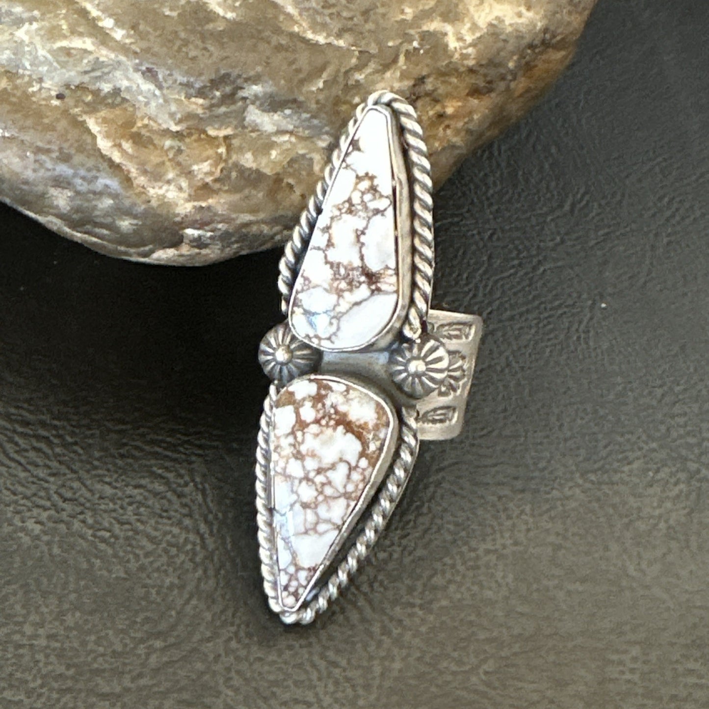 Wild Horse Turquoise Navajo Cluster Sterling Silver Ring Size 7.5 19008