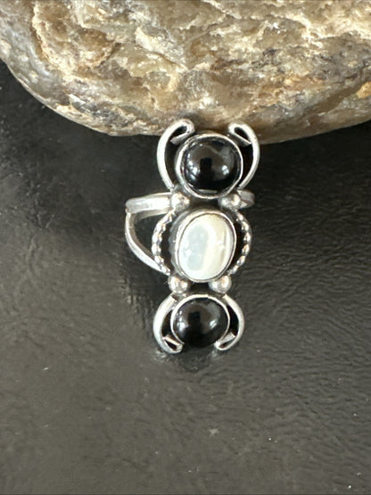 Womens Black Onyx White MOP Cluster Navajo Sterling Silver Ring Size 6 18887