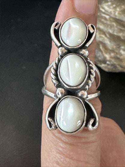 Womens White MOP Cluster Navajo Sterling Silver Ring Size 6 18888