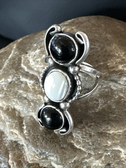 Womens Black Onyx White MOP Cluster Navajo Sterling Silver Ring Size 6 18887