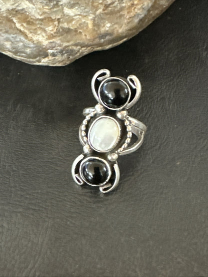 Womens Black Onyx White MOP Cluster Navajo Sterling Silver Ring Size 6 18887