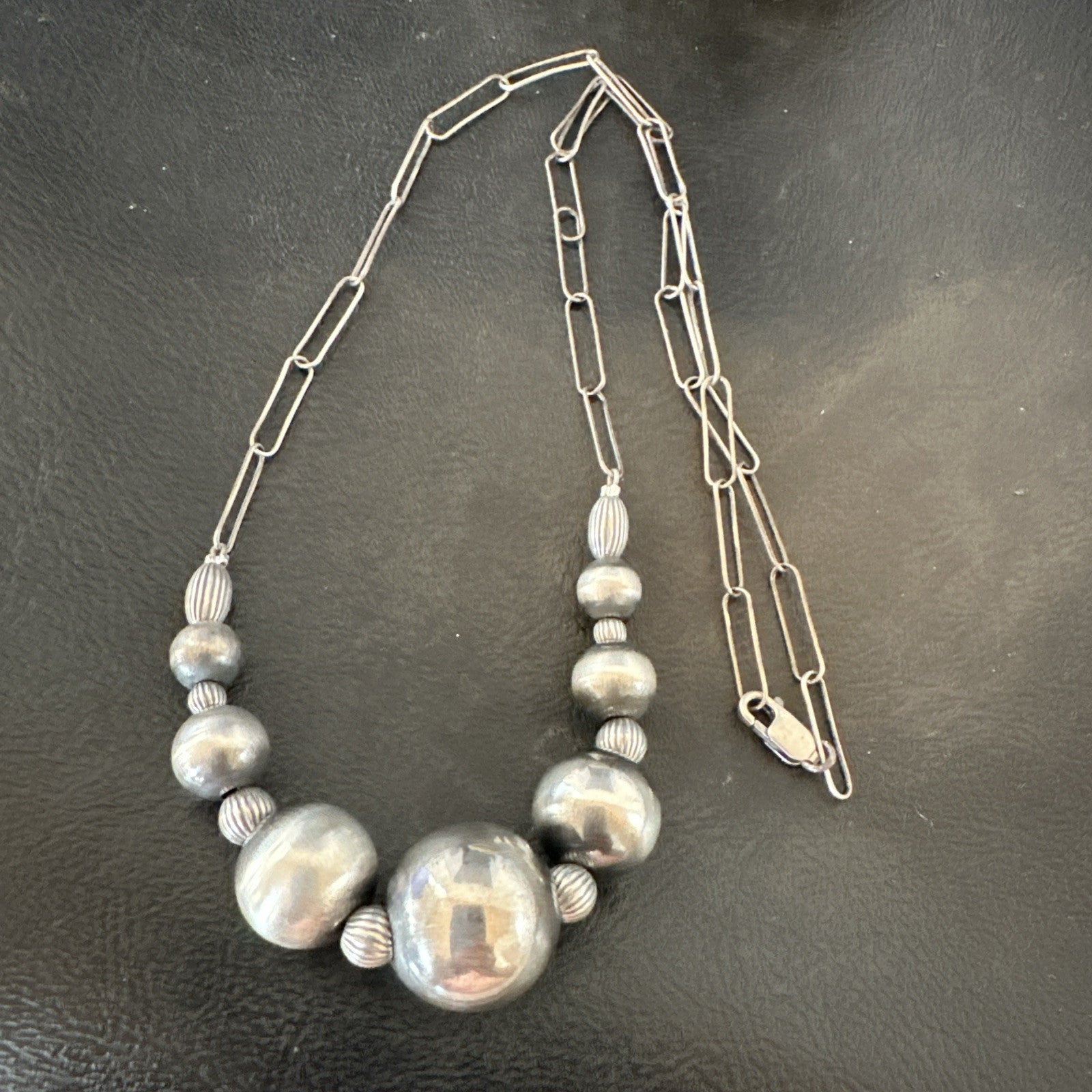 Navajo Round Bead Sterling Silver Chain Necklace Pendant 18925