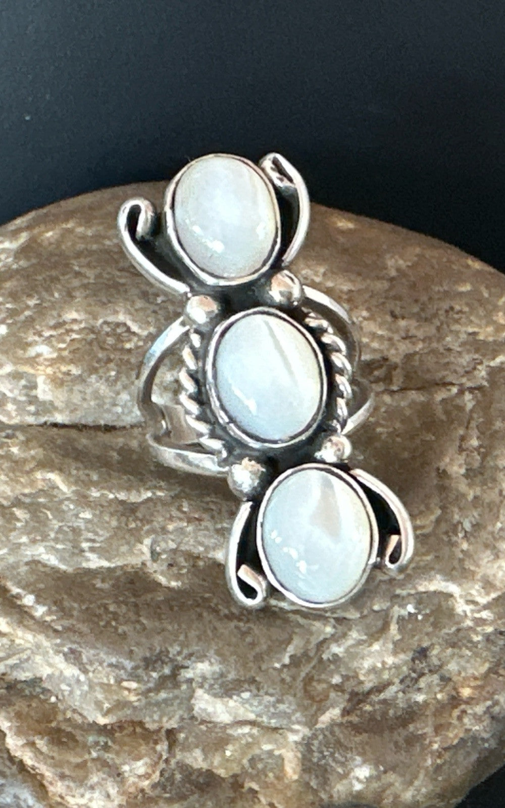 Womens White MOP Cluster Navajo Sterling Silver Ring Size 6 18888