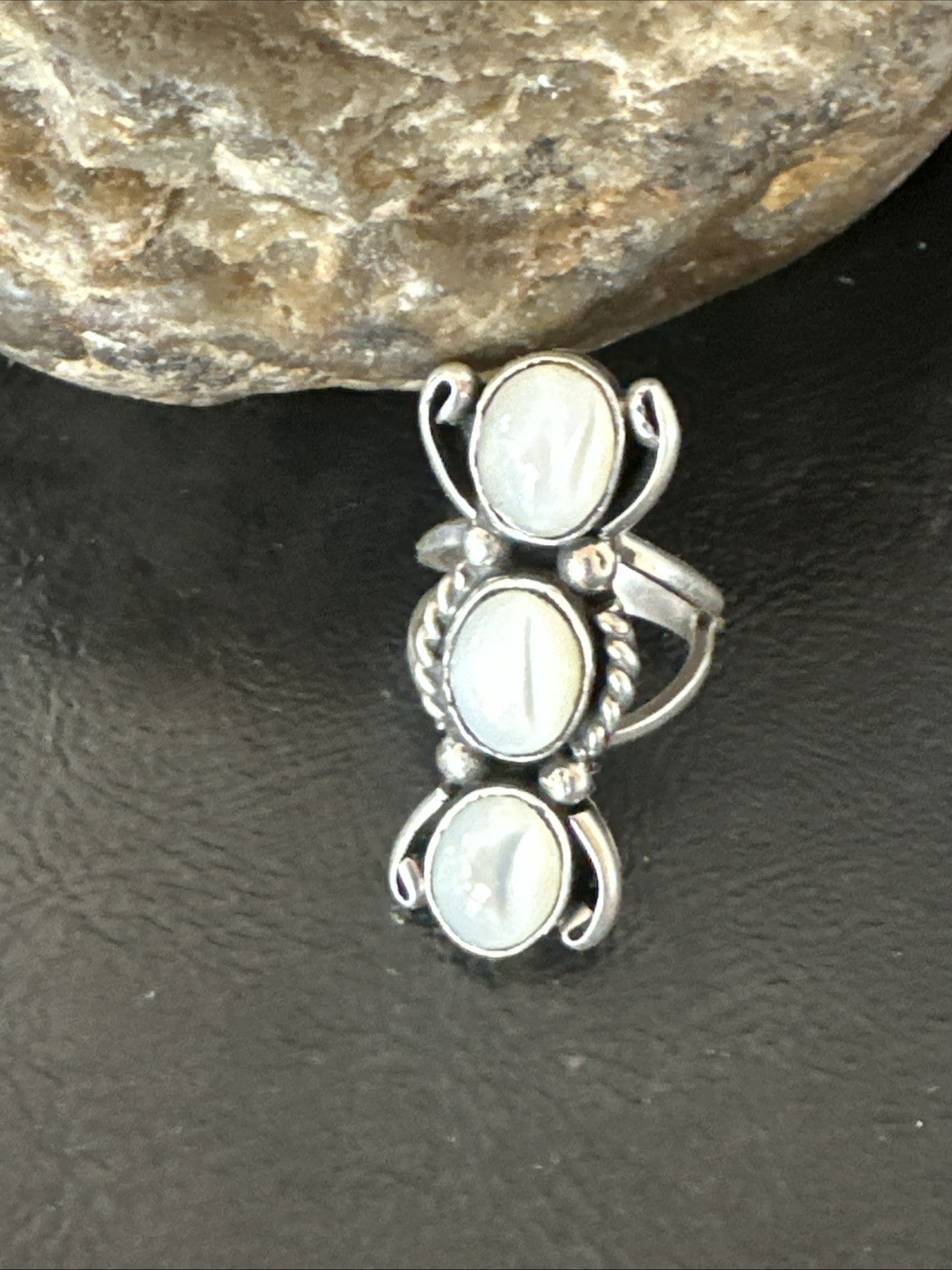 Womens White MOP Cluster Navajo Sterling Silver Ring Size 6 18888