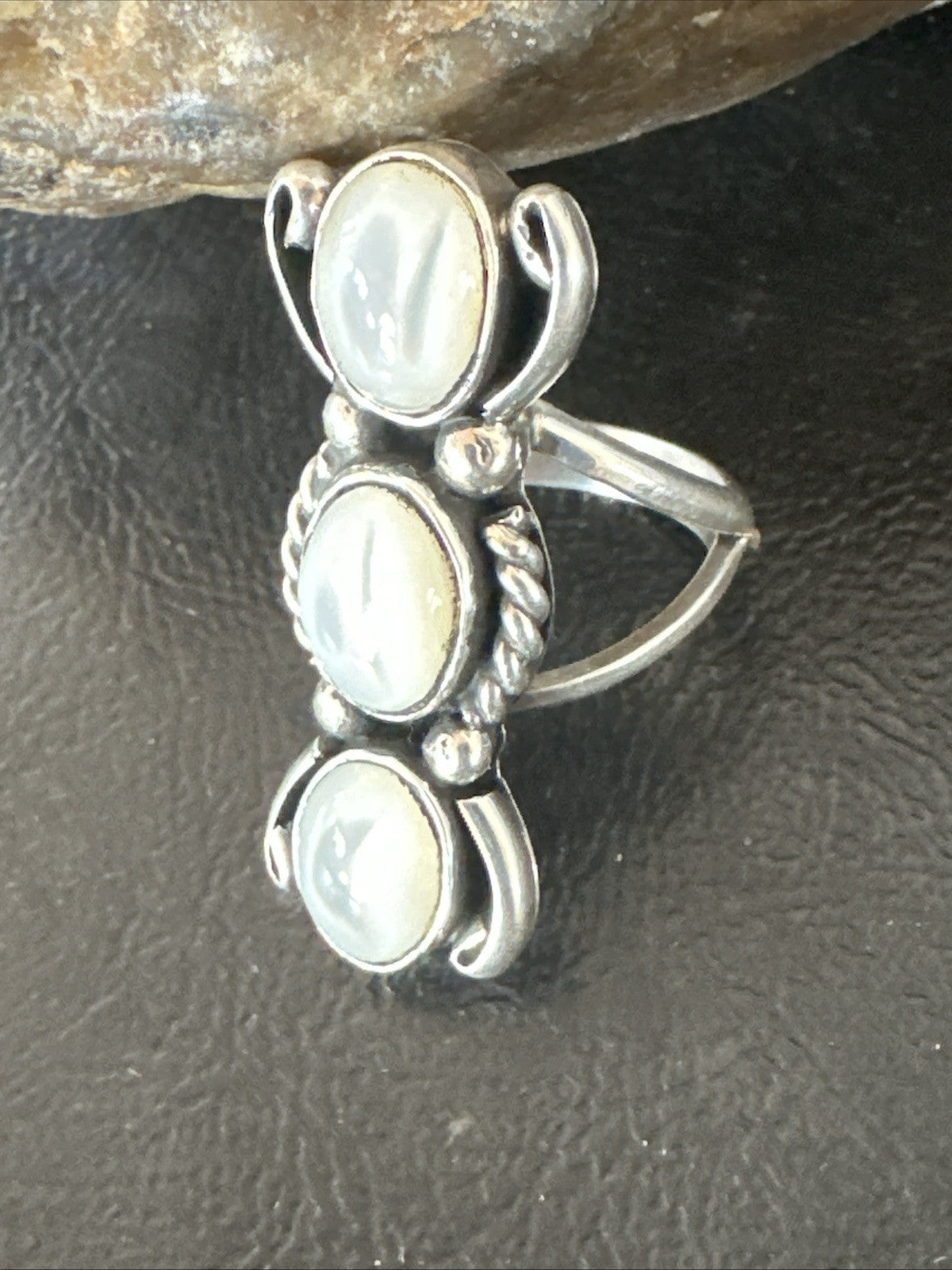 Womens White MOP Cluster Navajo Sterling Silver Ring Size 6 18888