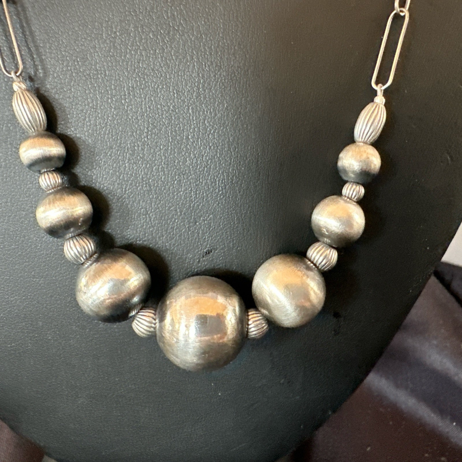Navajo Round Bead Sterling Silver Chain Necklace Pendant 18925