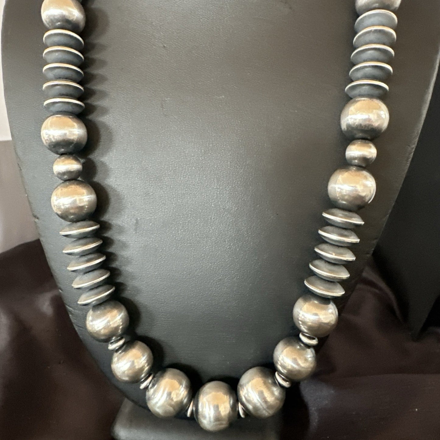 Handmade Bench Flat Navajo Pearls Sterling Silver Bead Necklace 24” 19002