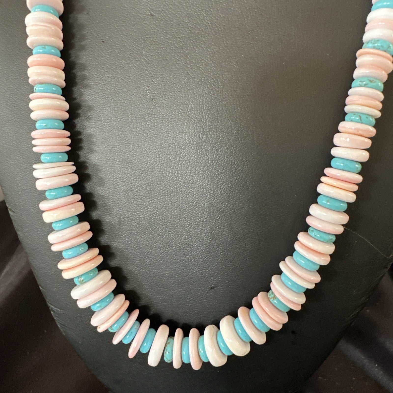 Pink Queen Conch Turquoise Graduated Navajo Sterling Silver Necklace 18944