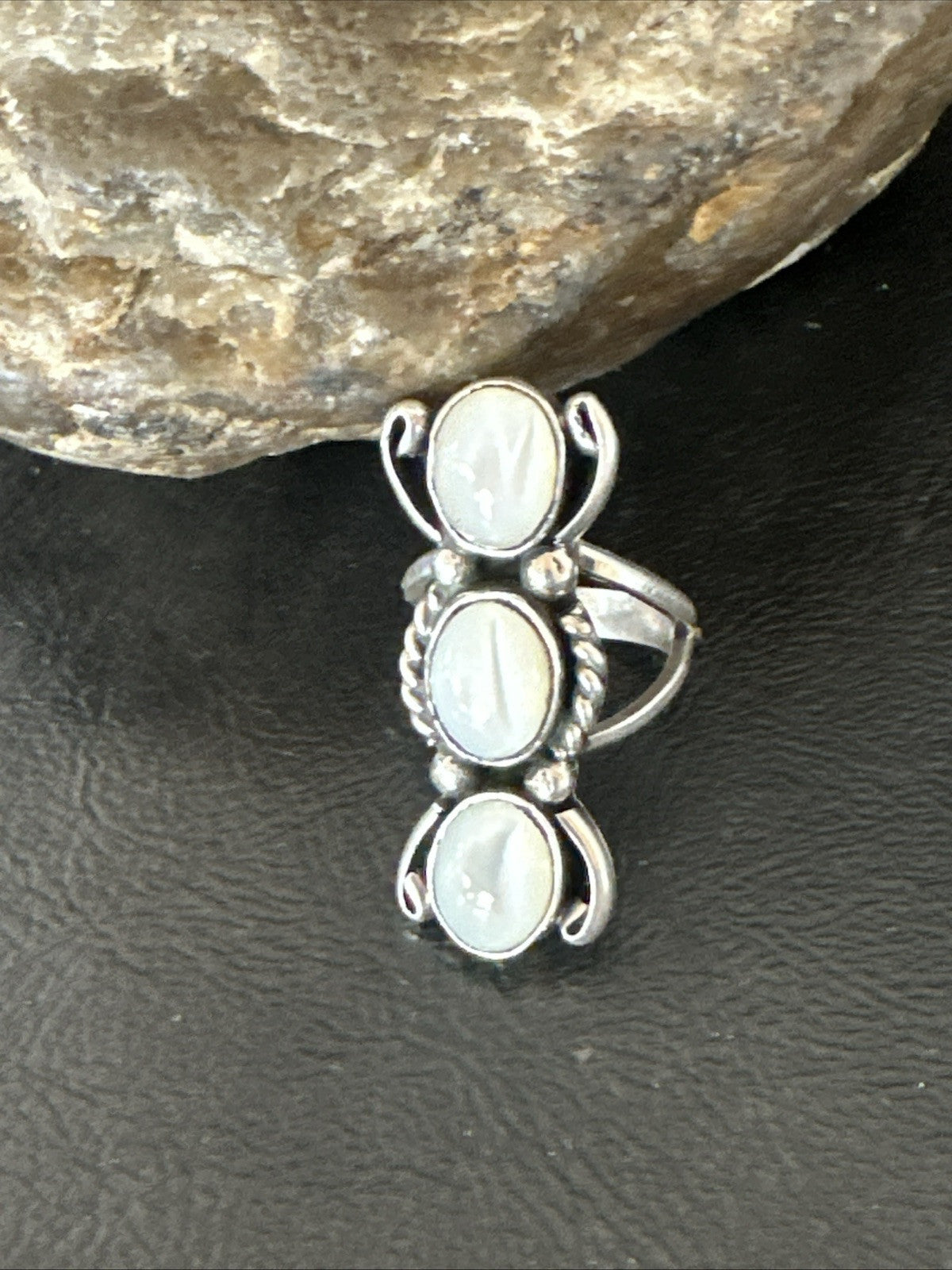 Womens White MOP Cluster Navajo Sterling Silver Ring Size 6 18888