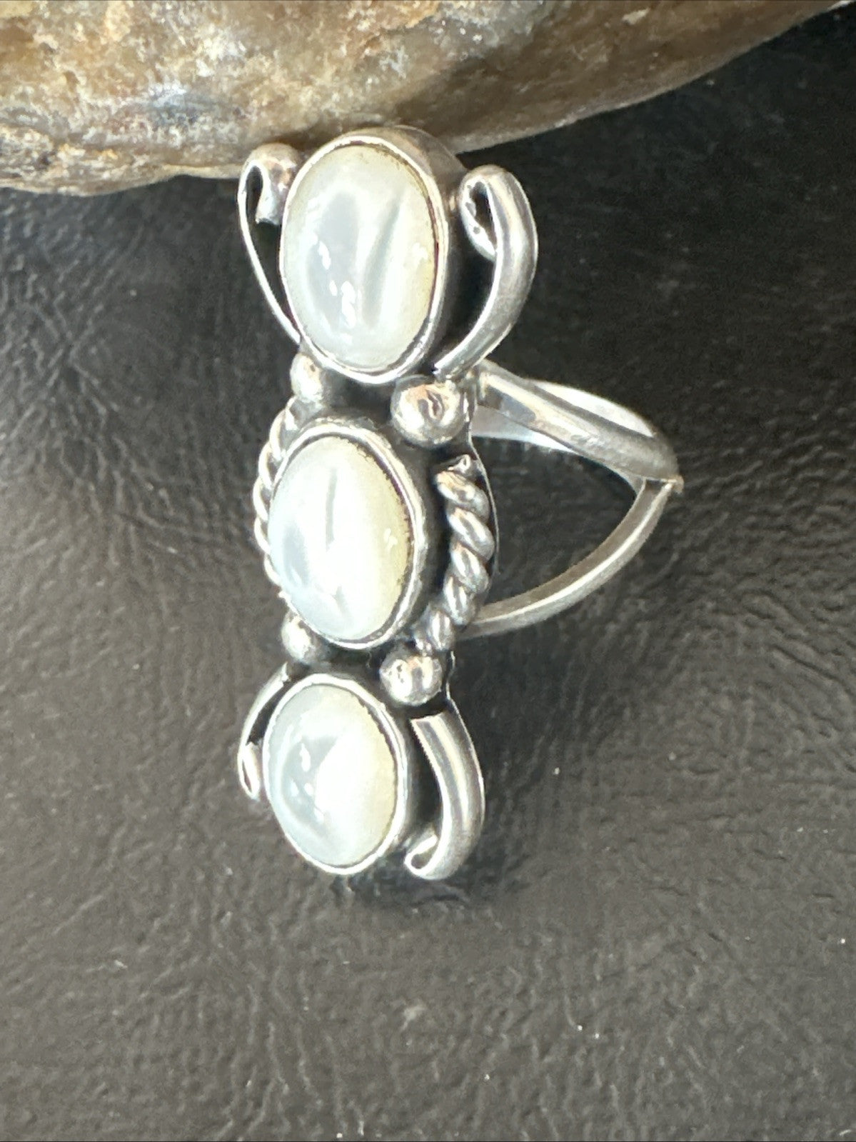 Womens White MOP Cluster Navajo Sterling Silver Ring Size 6 18888