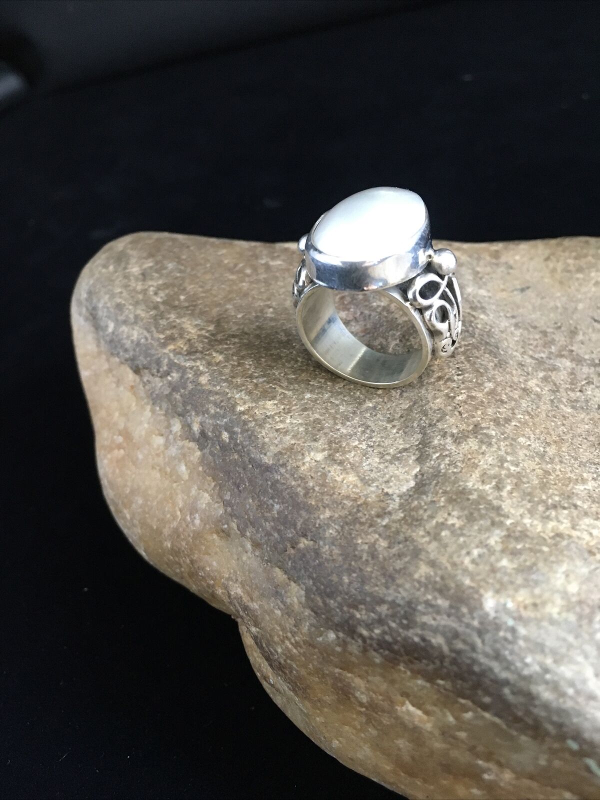 Navajo Women's White Mother of Pearl Ring | Sterling Silver | Sz 8 | Authentic Native American Handmade | 1718