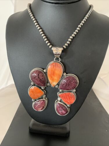 Navajo Sterling Silver Necklace with Purple Red Spiny Oyster Naja Pendant | 967