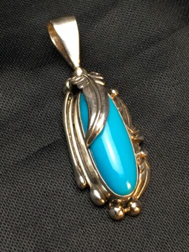 Southwestern Turquoise Blue Pendant Necklace | Sterling Silver | Navajo | 8917