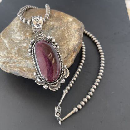 Navajo Purple Spiny Oyster Pendant Necklace | Sterling Silver | Authentic Native American Handmade | 11304