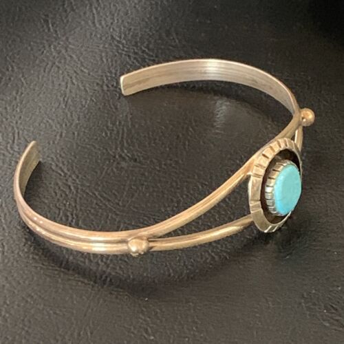 Handmade Women's Sterling Silver Blue Kingman Turquoise Cuff Wire Bracelet | 12878