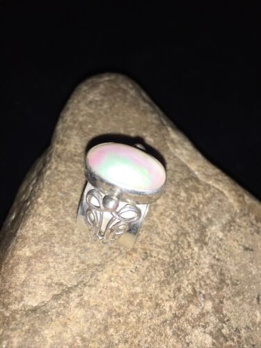Southwestern Navajo White Mabe Pearl Ring | Sterling Silver | Sz 8 | Authentic Native American Handmade | 1724