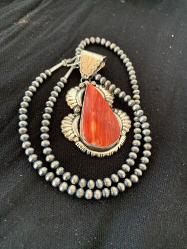 Navajo Spiny Oyster Pendant Necklace | Sterling Silver Pearls | Authentic Native American Handmade | 4628