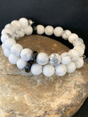 Navajo Memory Wire Bracelet | Stainless Steel | Howlite & Onyx Beads | Sterling Silver | 01956