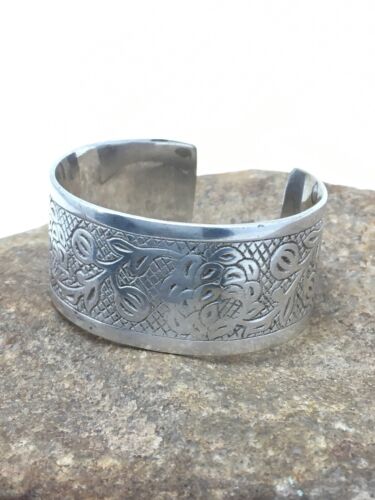Southwestern Navajo Stamped Children's Cuff Bracelet | Sterling Silver | Authentic Native American Handmade | 4052