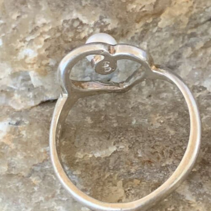 Navajo Old Pawn White Pearl Heart Ring | Sterling Silver | Sz 7 | Authentic Native American Handmade | 13177