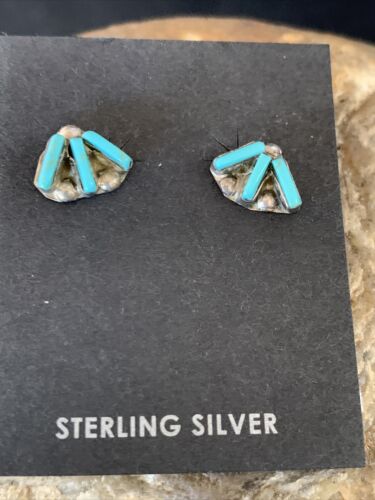 Zuni Handmade Kingman Turquoise Needle Point Stud Earrings | Sterling Silver | 13026