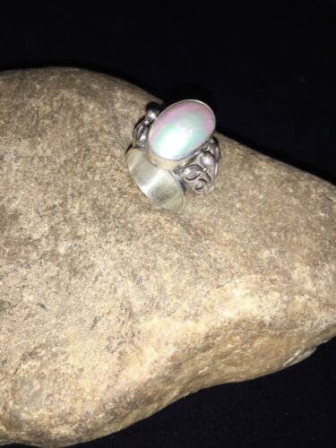 Southwestern Navajo White Mabe Pearl Ring | Sterling Silver | Sz 8 | Authentic Native American Handmade | 1724