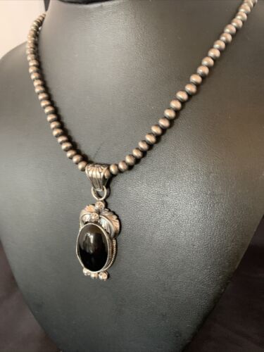 Native American Men's Navajo Pearls Necklace | Sterling Silver Black Onyx Pendant | 13090