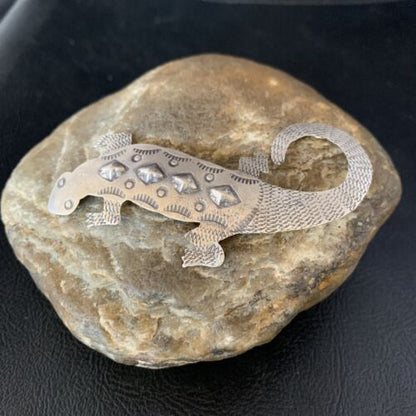 Navajo Handmade Stamped Lizard Gecko Pin | Sterling Silver | Authentic Native American | 13681
