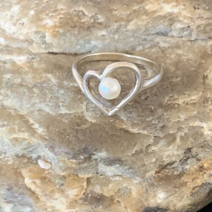 Navajo Old Pawn White Pearl Heart Ring | Sterling Silver | Sz 7 | Authentic Native American Handmade | 13177