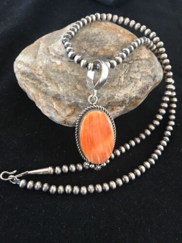 Spiny Oyster Pendant Necklace | Navajo Sterling Silver | Authentic Native American - Masha USA