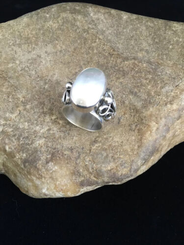 Southwestern Navajo White Mabe Pearl Ring | Sterling Silver | Sz 8 | Authentic Native American Handmade | 1720