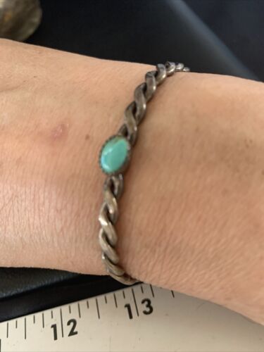 Handmade Women's Sterling Silver Blue Kingman Turquoise Cuff Wire Bracelet | 13115