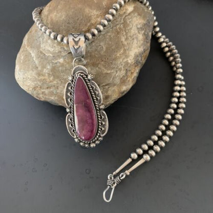 Navajo Purple Spiny Oyster Pendant Necklace | Sterling Silver | Authentic Native American Handmade | 11307