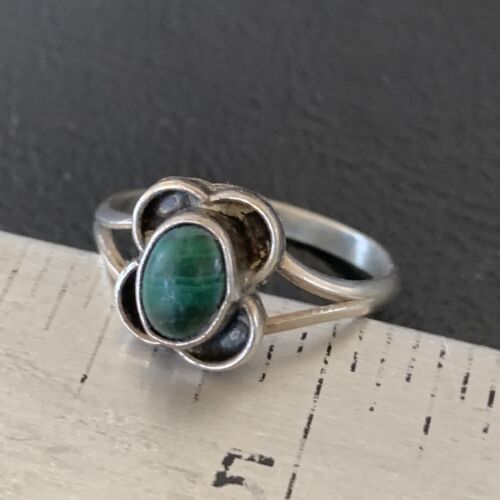 Southwestern Old Pawn Navajo Green Malachite Ring | Sterling Silver | Sz 7 | 10874