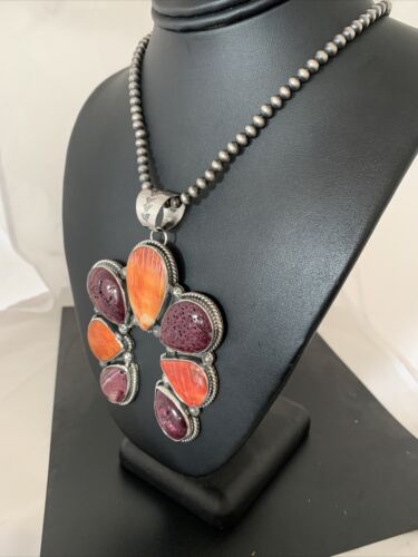 Navajo Sterling Silver Necklace with Purple Red Spiny Oyster Naja Pendant | 967