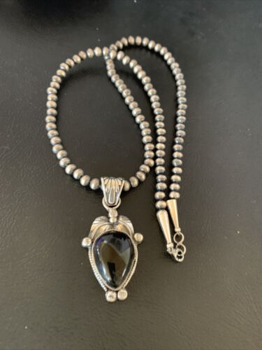 Native American Men's Navajo Pearls Necklace with Black Onyx Pendant | Sterling Silver | 13100