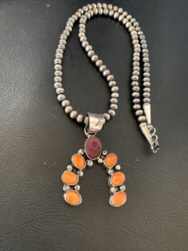 Navajo Pearls Sterling Silver Necklace | Spiny Oyster Cluster Naja Pendant | 12920