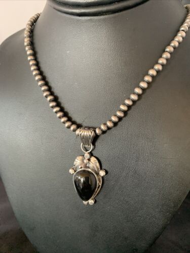 Native American Men's Navajo Pearls Necklace with Black Onyx Pendant | Sterling Silver | 13100 - Masha USA