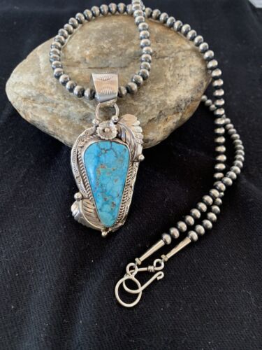 Navajo Pearls Necklace with Blue Kingman Turquoise Pendant | Sterling Silver | 391