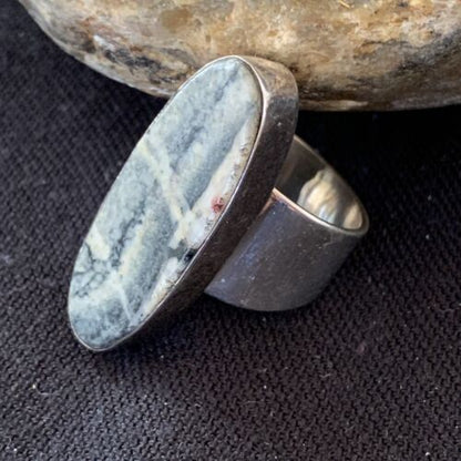 Southwestern Navajo Cinnabrite Ring | White Black | Sterling Silver | Sz 7.5 | 01564