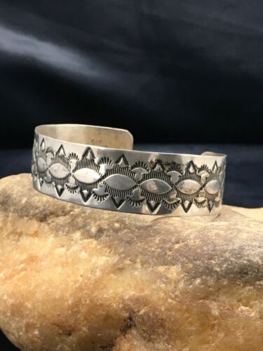 Native American Navajo Old Pawn Bracelet | Sterling Silver | Sz 5.75 | 1027