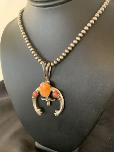Navajo Pearl Necklace with Sterling Silver Naja Pendant | Orange Red Spiny Oyster | 11698