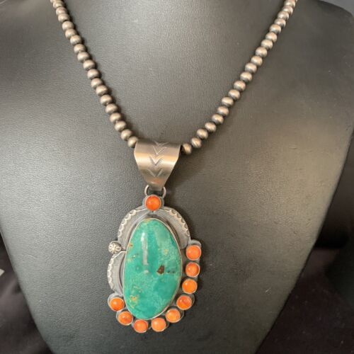 Native American Men's Green Turquoise Spiny Pendant Necklace | Sterling Silver | 14000