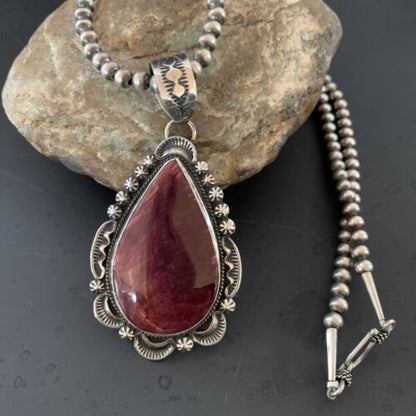 Navajo Purple Spiny Oyster Pendant Necklace | Sterling Silver | Authentic Native American Handmade | 11309