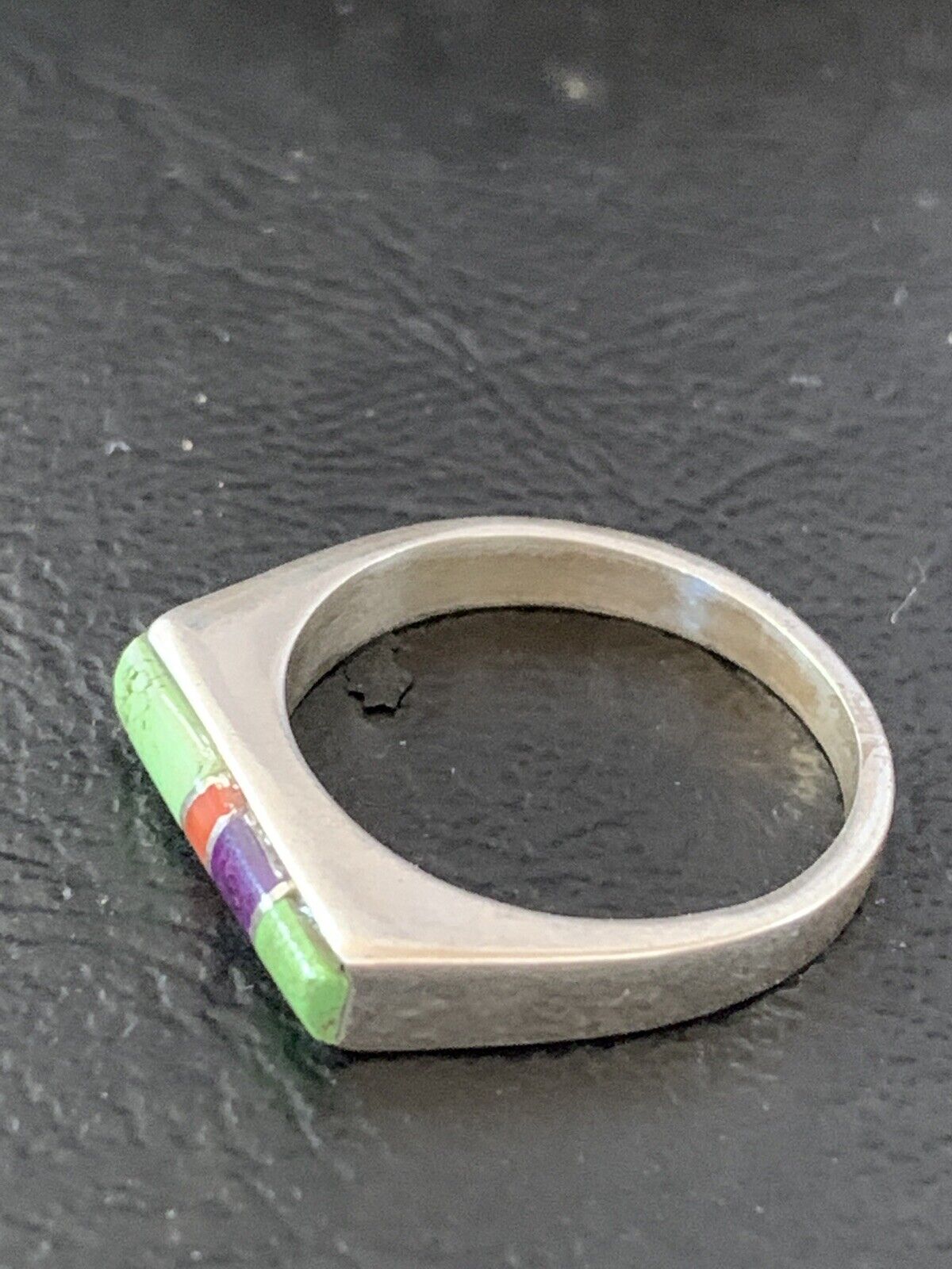 Southwestern Navajo Green Gaspeite Sugilite Red Coral Inlay Ring | Sz 7 | 02256