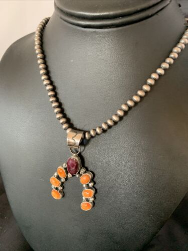 Navajo Pearls Sterling Silver Necklace | Spiny Oyster Cluster Naja Pendant | 12920