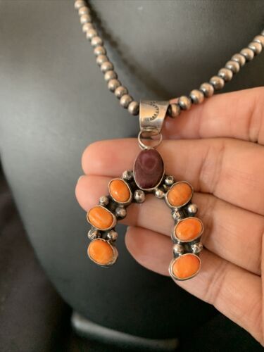 Navajo Pearls Sterling Silver Necklace | Spiny Oyster Cluster Naja Pendant | 12920