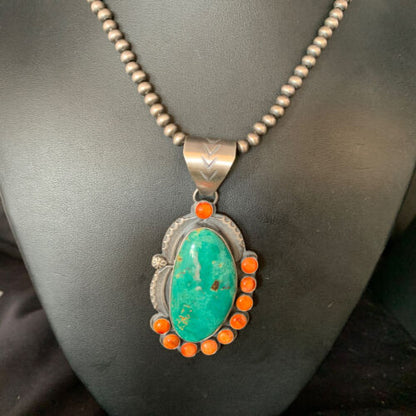 Native American Men's Green Turquoise Spiny Pendant Necklace | Sterling Silver | 14000