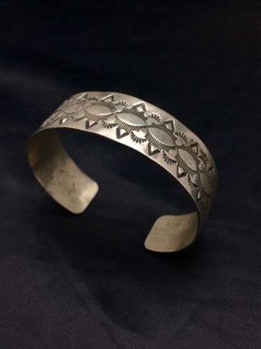 Native American Navajo Old Pawn Bracelet | Sterling Silver | Sz 5.75 | 1027